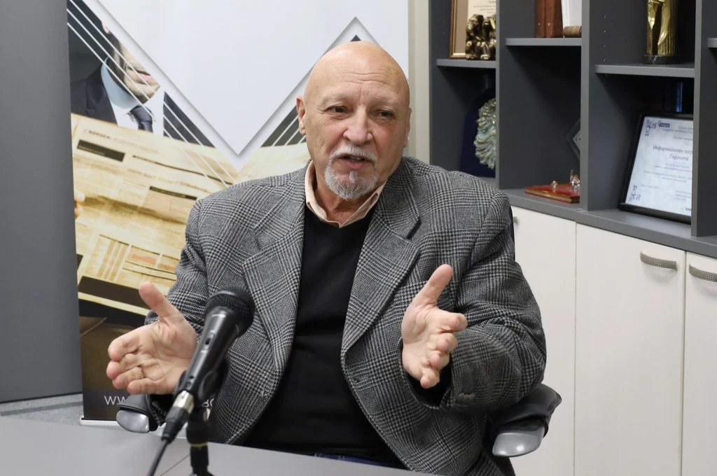 Станимир Илчев: Борисов поискал от Царя да му подари НДСВ, за да не прави ГЕРБ 5 Станимир Илчев