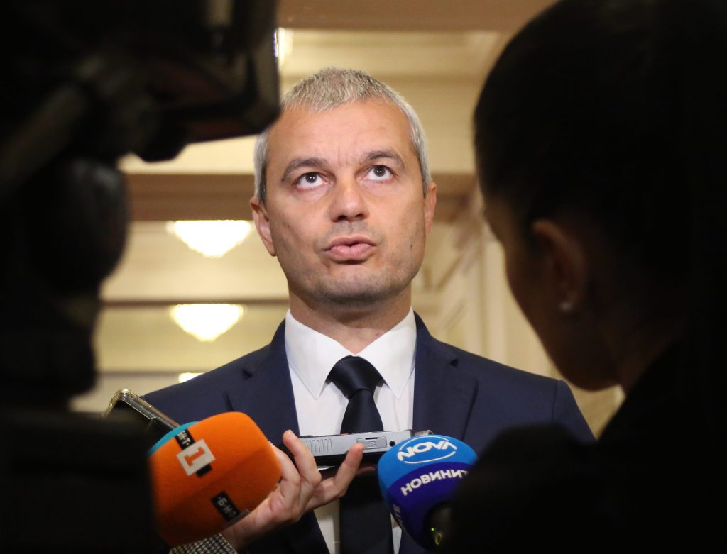 "Възраждане" призова президента да насрочи референдум за лева и да сезира КС 7 Костадин Костадинов