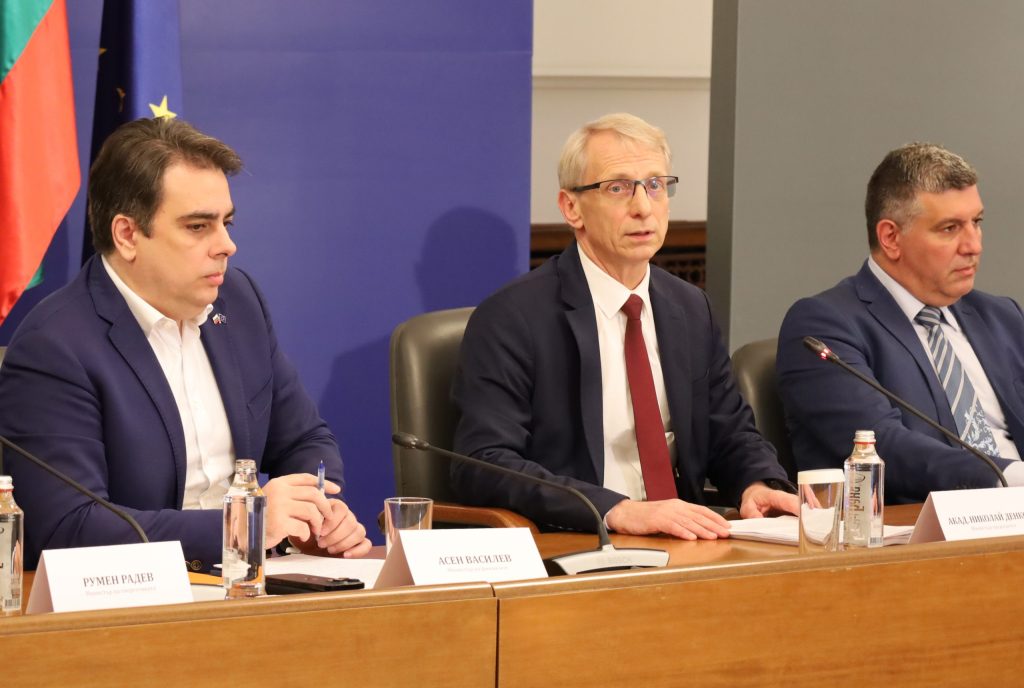 Министерски съвет Пресконференция Асен Василев Николай Денков Андрей Цеков