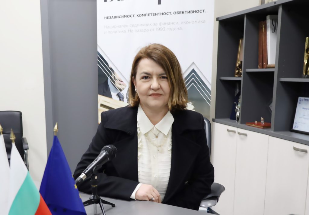 Надежда Джакова: Венецианското биенале казва, че всеки по своему е чужденец, съседите също! 5 Надежда Джакова