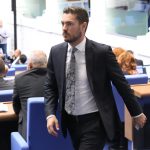 Парламент нов Васил Стефанов
