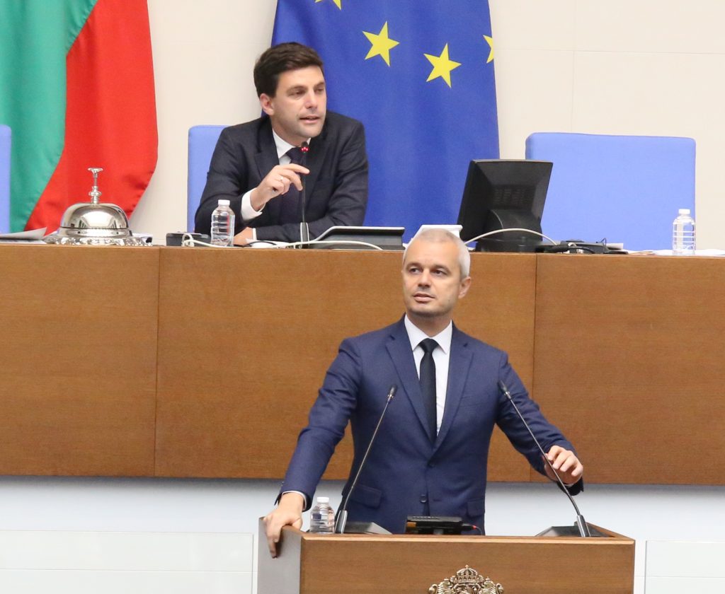 Костадинов дава пример с Евлоги Георгиев по време на дебата за двойното гражданство 10 IMG 8166