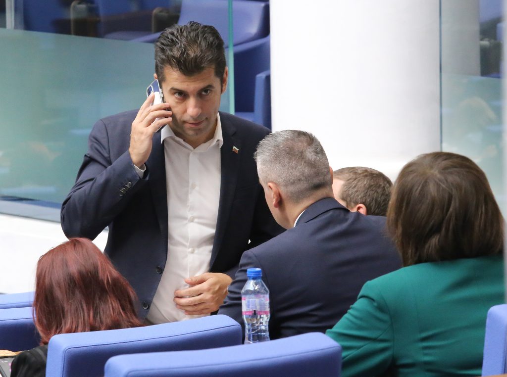 Кирил Петков замеси името на Пашата в скандала с фалшивите подписи 1 Кирил Петков