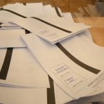 Местни избори гласуване 2023 бюлетини урна