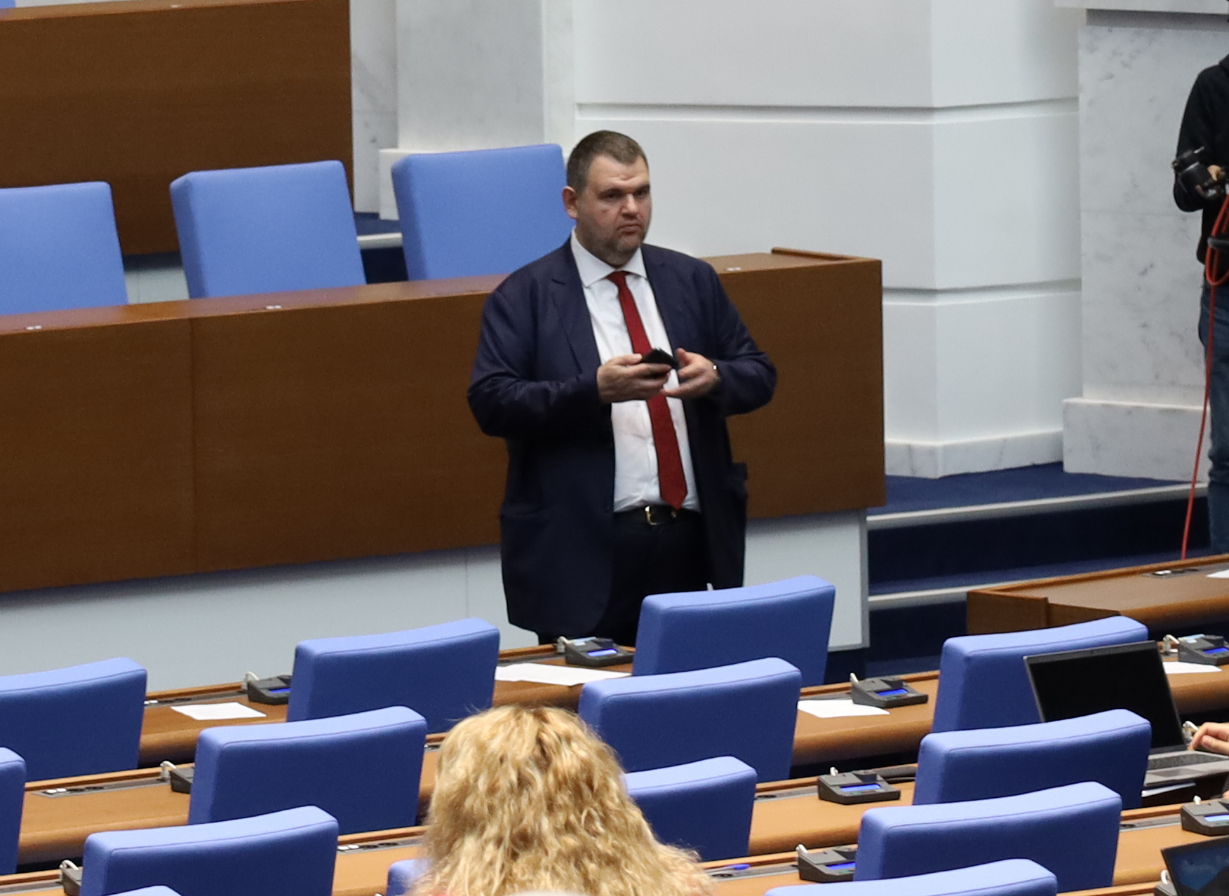 Парламент нов Делян Пеевски