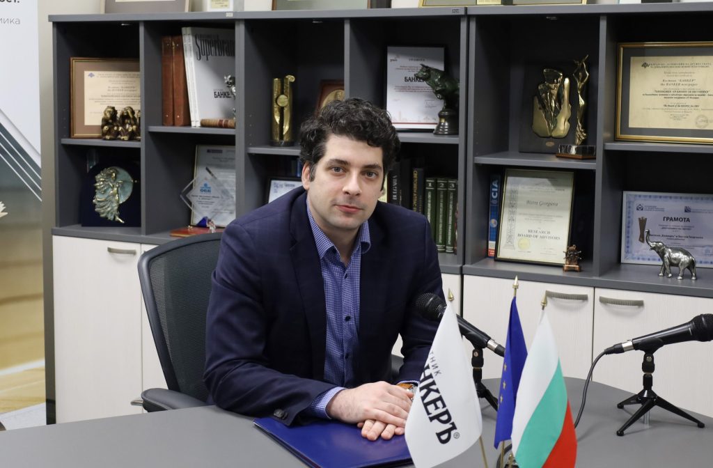 Вицепремиерът Атанас Пеканов: Опасност от финансова катастрофа няма, имаме солидни публични финанси и вторият най-нисък дълг в ЕС 5 IMG 8858 scaled 1