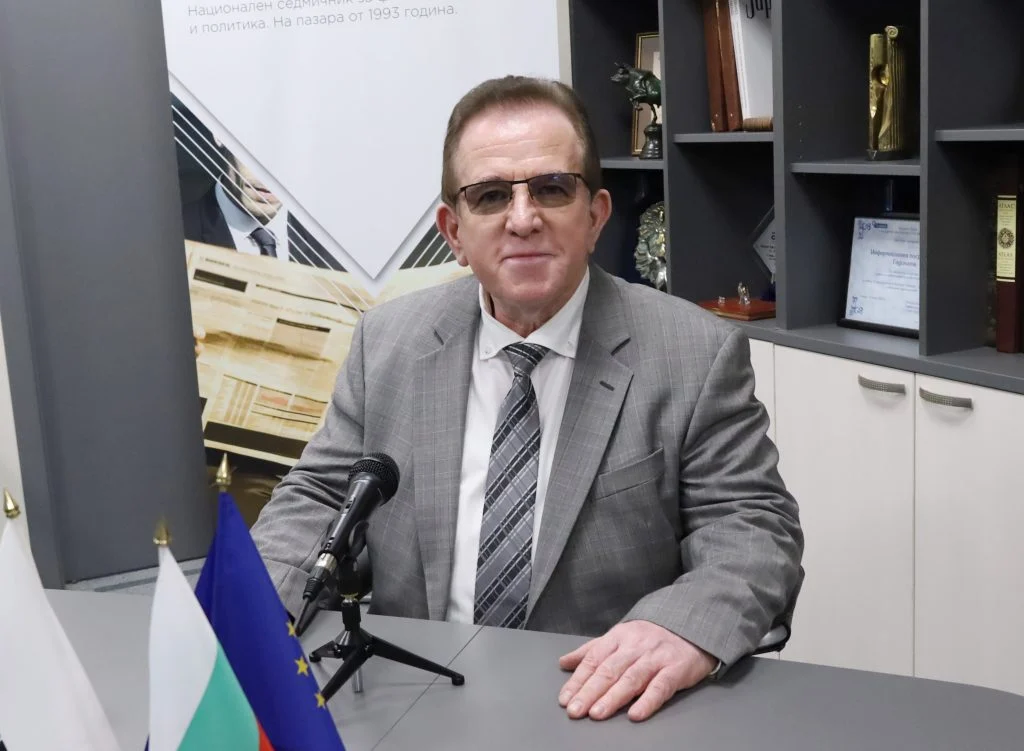 Гюнер Тахир
