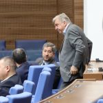 депутатите