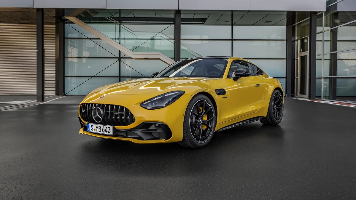 Mercedes-AMG GT 43 спортен автомобил