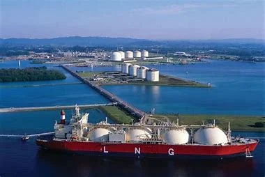 Витол купува 93% дял в най-големия италиански терминал за LNG