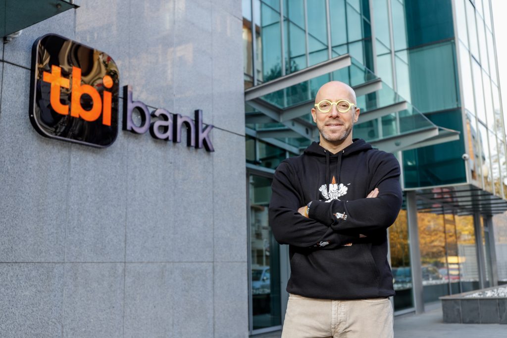 Дебитна карта neon на tbi bank вече позволява пазаруване с до 110-дневно безлихвено финансиране от банката 5 Petr Baron 1
