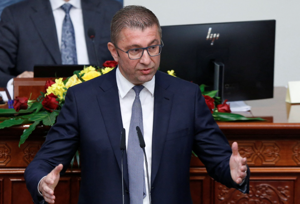 Безотговорно е да твърдя, че македонският въпрос е затворен, каза Християн Мицкоски
