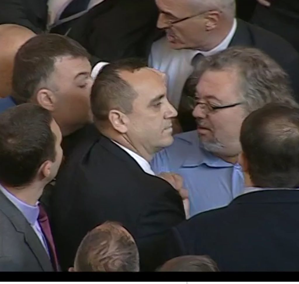 Божанков предизвика сбиване в парламента 9 Screenshot 20230601 0936231