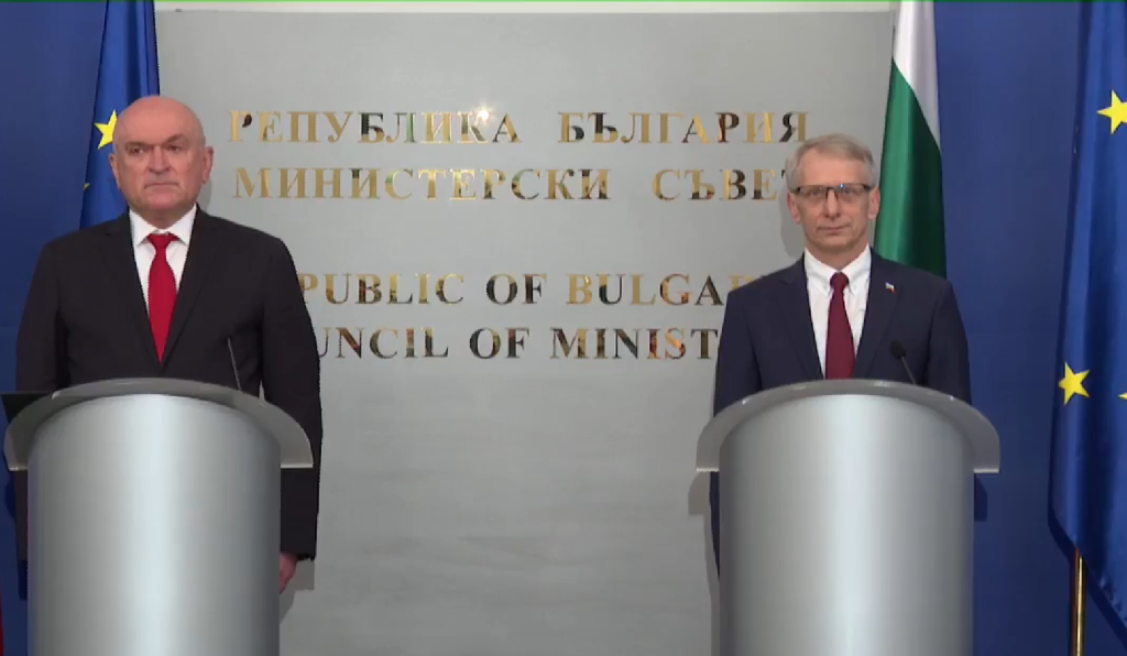 Денков обеща плавен преход към новата власт, а Главчев - стабилност и обединение