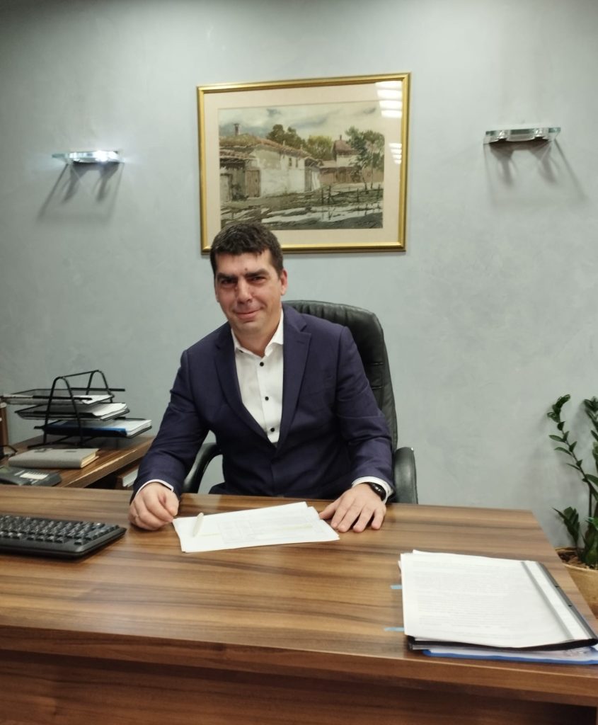 Стоян Николов