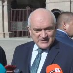 Главчев отново лаконичен, не казва ще смени ли Калин Стоянов