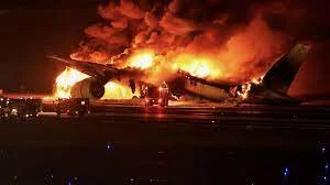 япония самолетна катастрофа Джапан Еърлайнс Japan Airlines