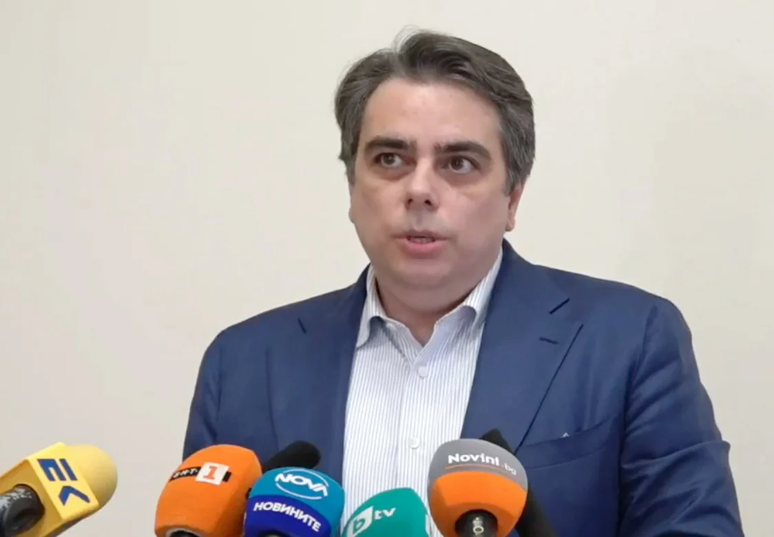 финанист №1 Асен Василев обяви сливането на НАП и Митници