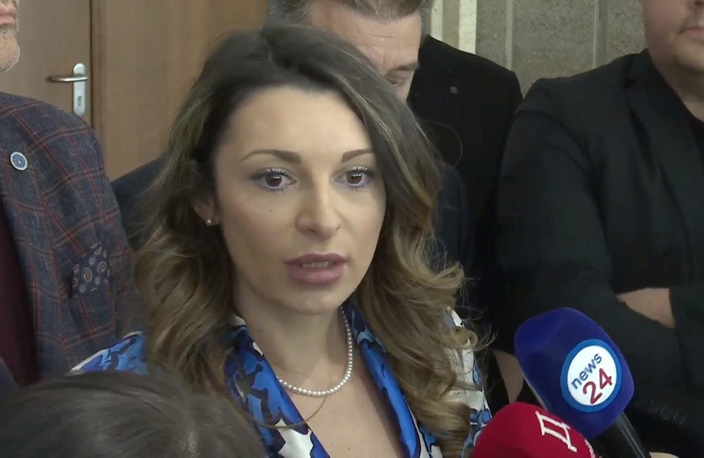 Комисията по енергетика одобри общ законопроект за отлагане либерализацията за битовия ток за неопределен срок