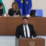 Депутатите отхвърлиха предложението да има един учебник по всеки предмет в училище