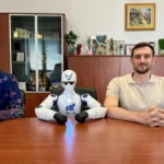 Първият български хуманоиден робот дава старт на кампания на МОН за роботиката