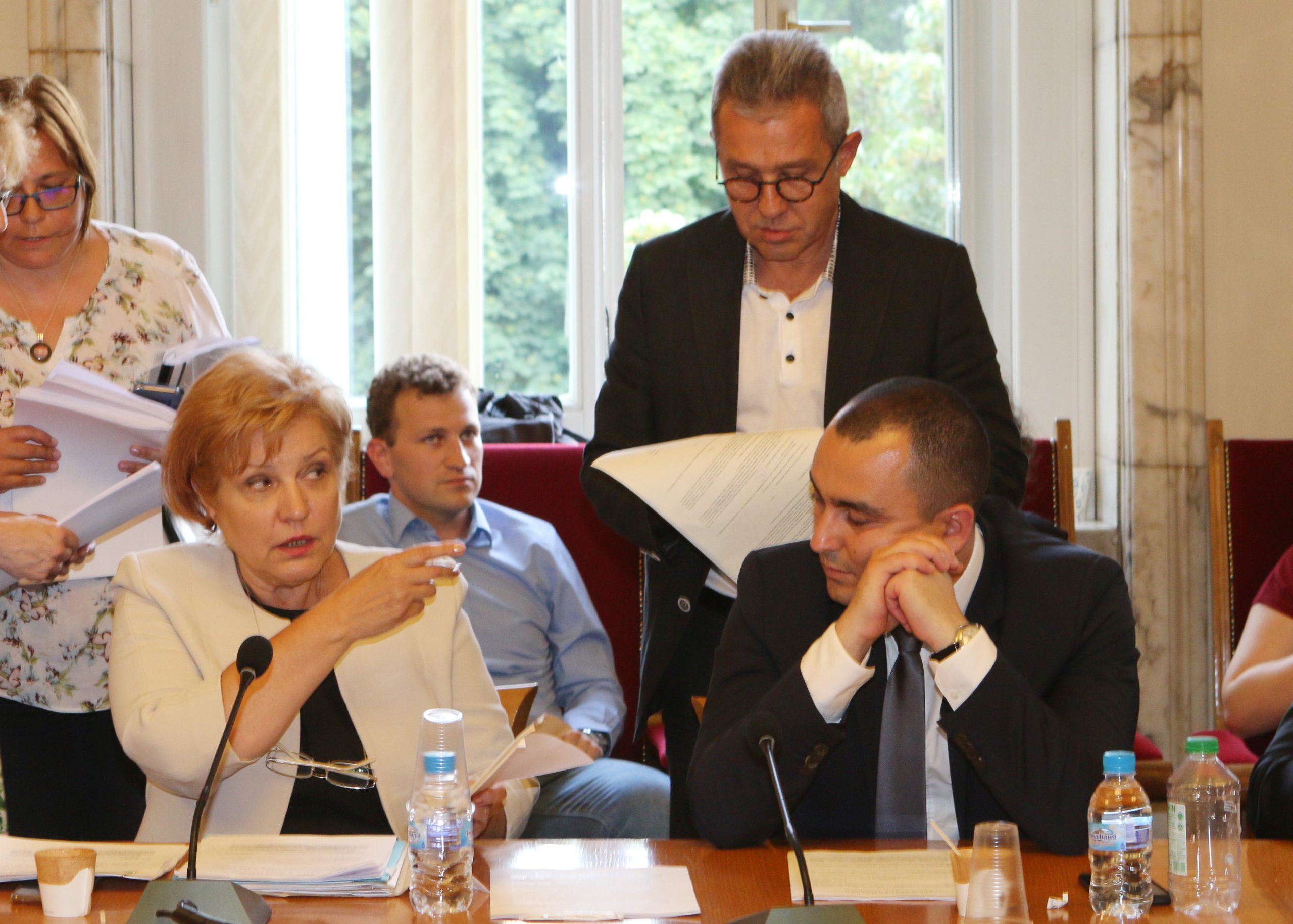 Парламент комисия по бюджет и финанси Менда Стоянова Йордан Цонев