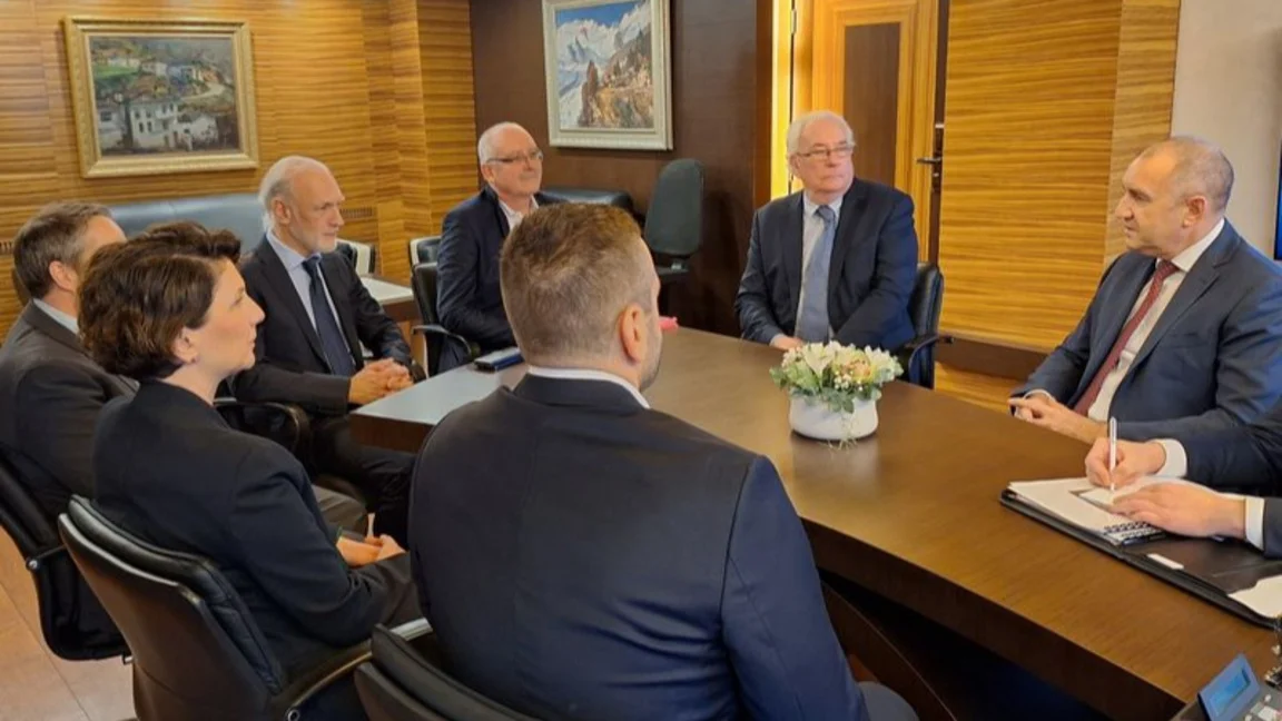 Румен Радев на среща с инвеститори за подводна оптична инфраструктура в Черно море