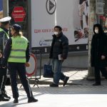 Полицаи японци с маски замърсяване на въздуха