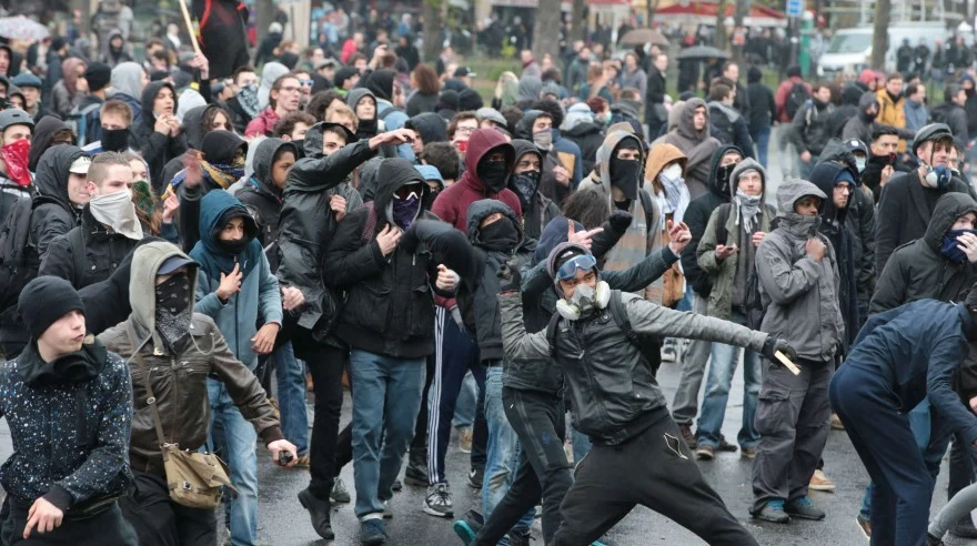 протести париж