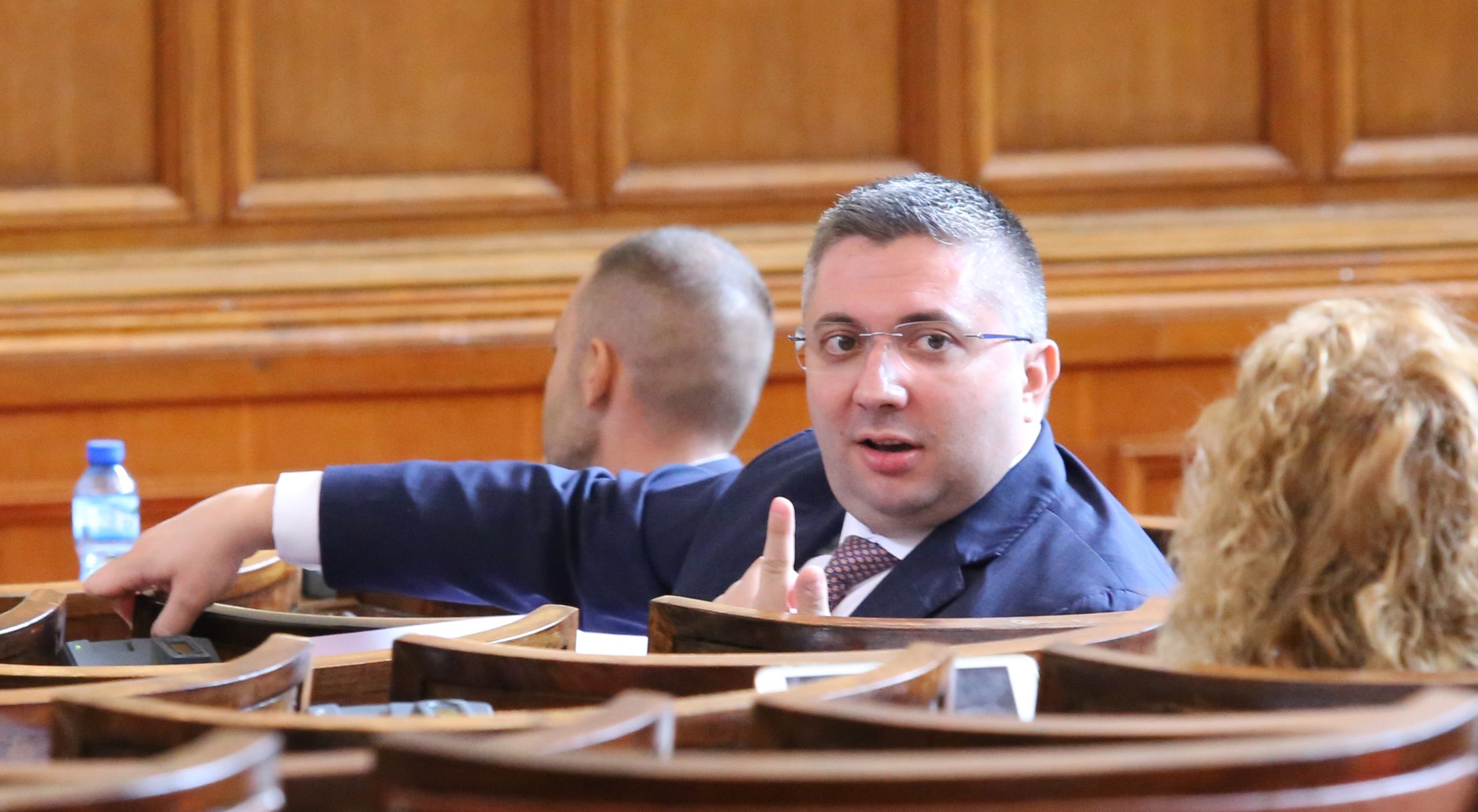 Парламент Николай Нанков