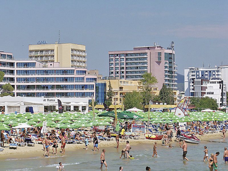 Държавата търси начин да се измъкне и от собствеността си в черноморския курорт “Слънчев бряг”.