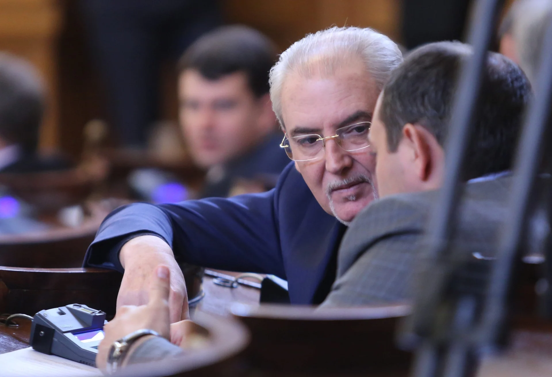 Парламент Лютви Местан