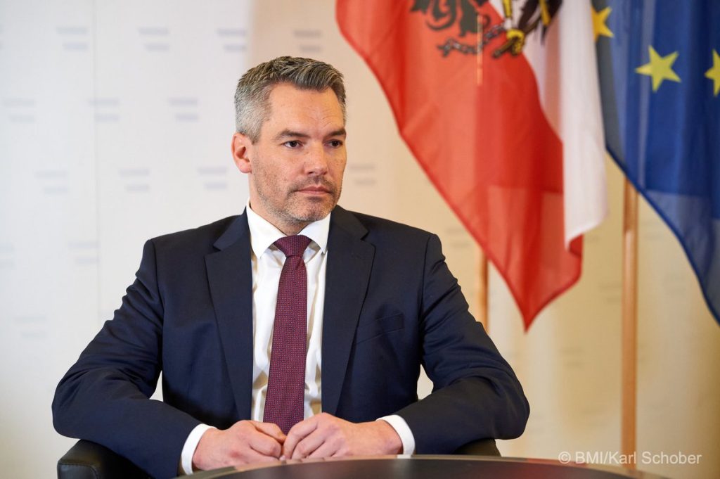 Карл Нехамер