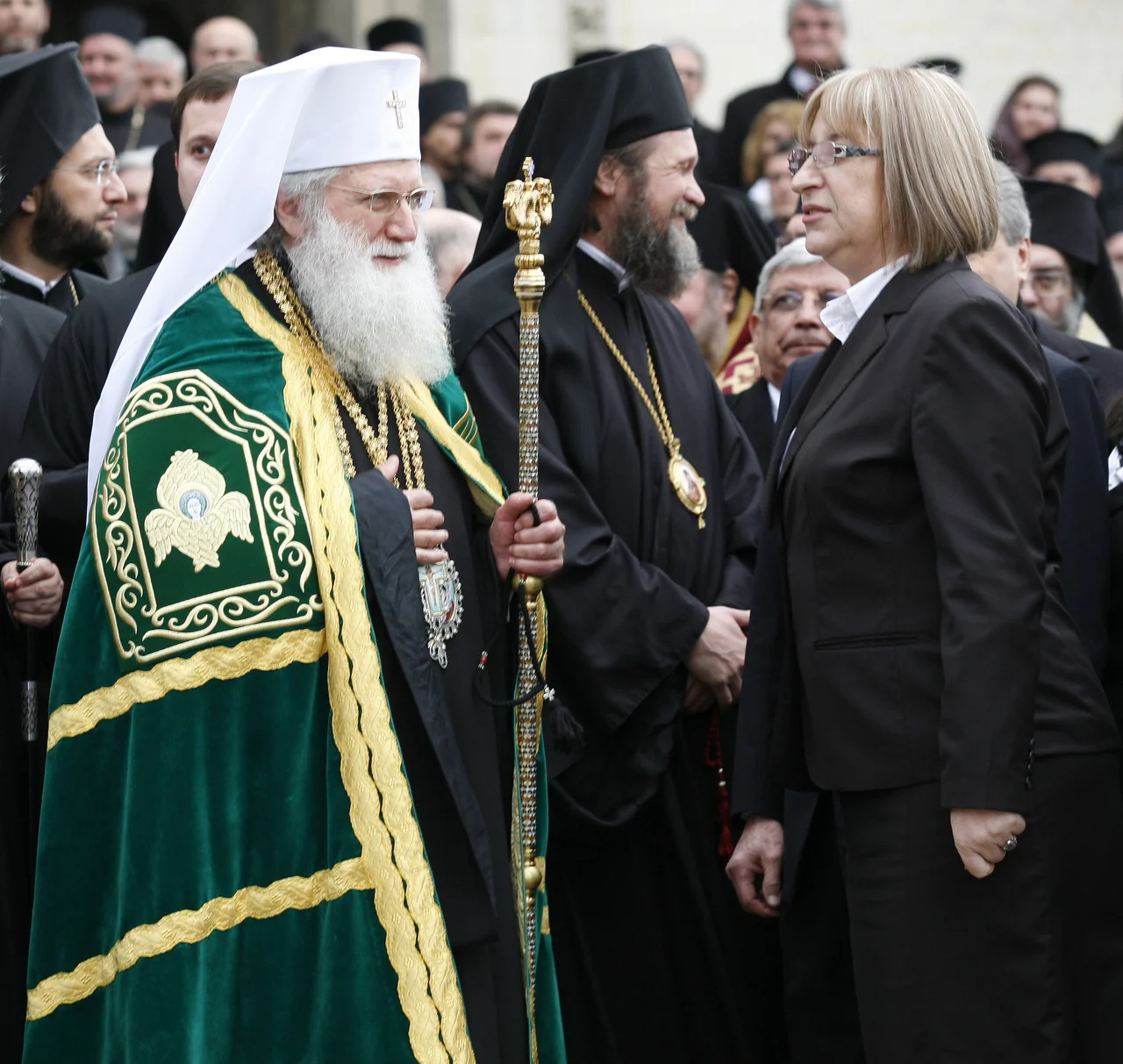 Русенският митрополит Неофит бе избран за Български патриарх и Софийски митрополитЦецка Цачева - председател на Парламента