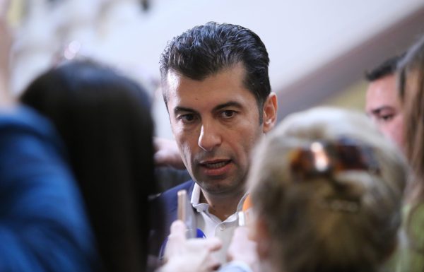 Кирил Петков завежда дело срещу Делян Добрев и Делян Пеевски