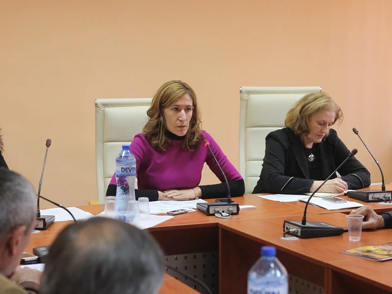 Николина Ангелкова