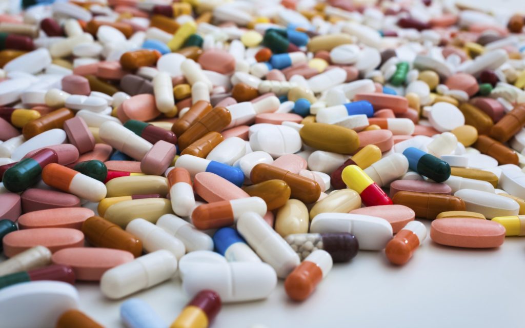 КЗК започва секторен анализ на лекарствени продукти