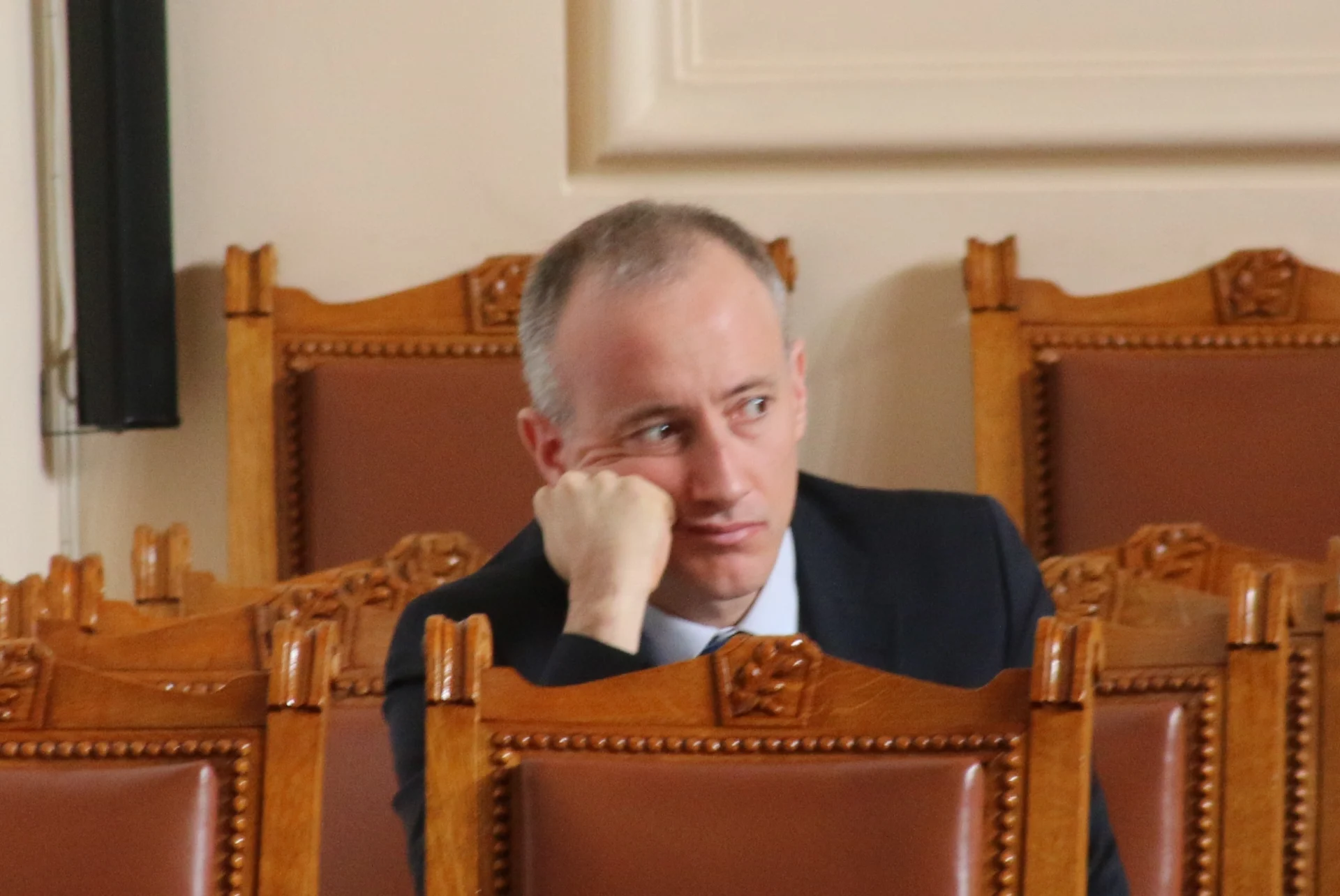 Парламент закон за висшето образование Красимир Вълчев