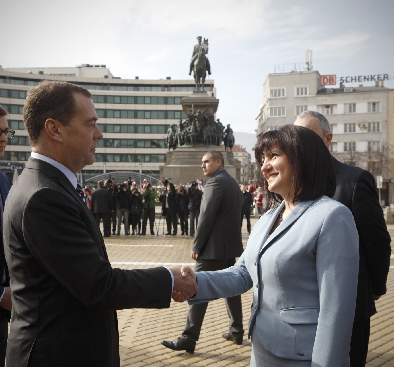 караянчева медведев