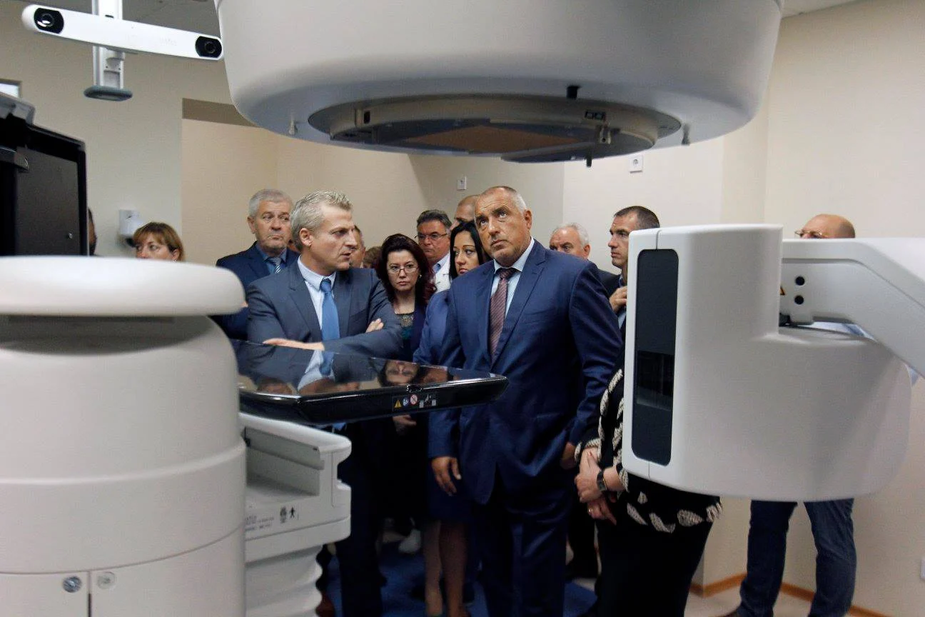 Бойко Борисов Петър Москов кибернож Свети Иван Рилски болница онкоболни