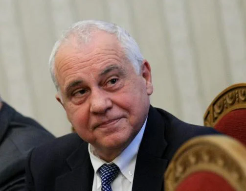 Атанас Кръстин