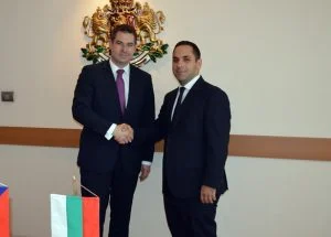 министърът на икономиката Емил Караниколов и министърът на търговията в Министерството на промишлеността и търговията в Чешката република г-н Иржи Хавличек откриха и българо–чешки бизнес форум