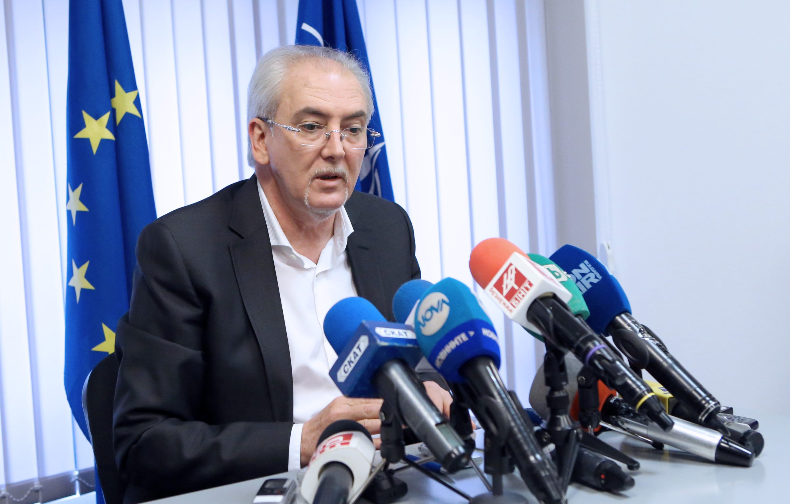 ДОСТ - Лютви Местан