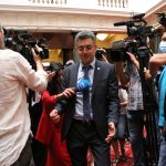 Парламент консултации ИТН Изправи се Пламен Николов