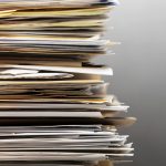 Регулаторите проучват купища файловевъв всяка банка