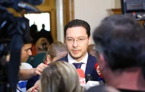 Парламент Даниел Митов