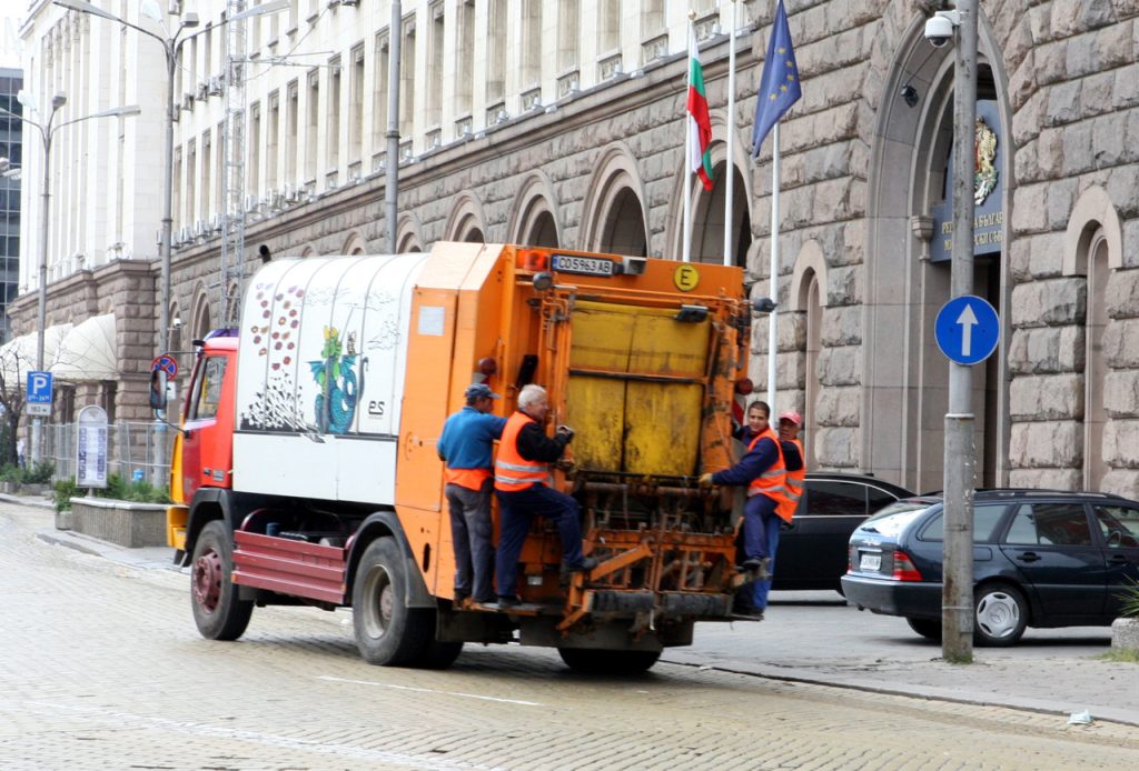 С по-високи изисквания и нови правила: СО пуска мегапоръчката за събиране на боклука