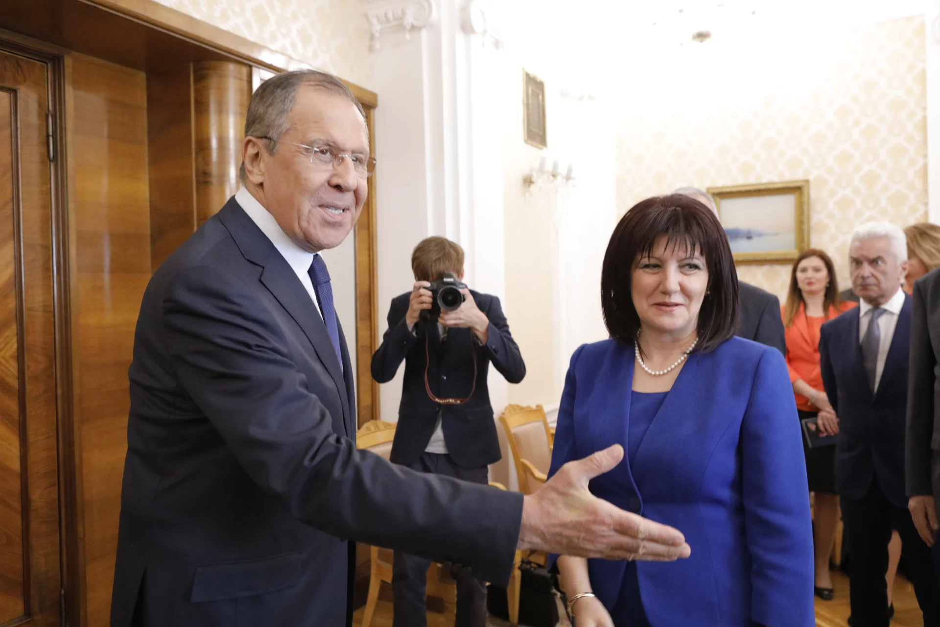 Цвета Караянчева Сергей Лавров