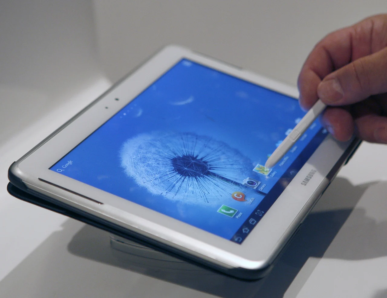 11.09. Този месец таблетът Samsung Galaxy Note 10.1 ще се появи ексклузивно в търговската мрежа на VIVACOM на цена от 34