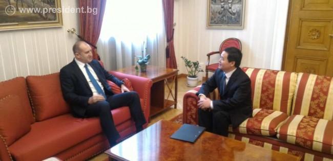 Румен Радев Дун Сяодзюн посланик Китай китайски